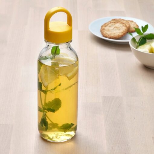 IKEA FORMSKON BUTELKA NA WODĘ SZKŁO BEZBARWNE / ŻÓŁTA 0.5 L - obrazek 4