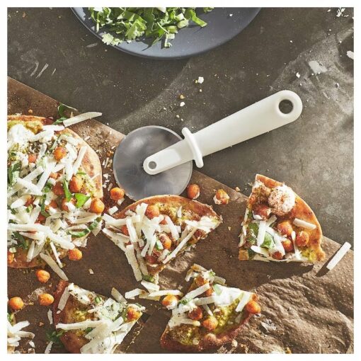 IKEA UPPFYLLD NÓŻ DO PIZZY KREMOWY 18 CM - obrazek 3