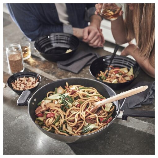 MIDDAGSMAT Wok, powłoka zapobiegająca przywieraniu/stal nierdz, 32 cm - obrazek 4